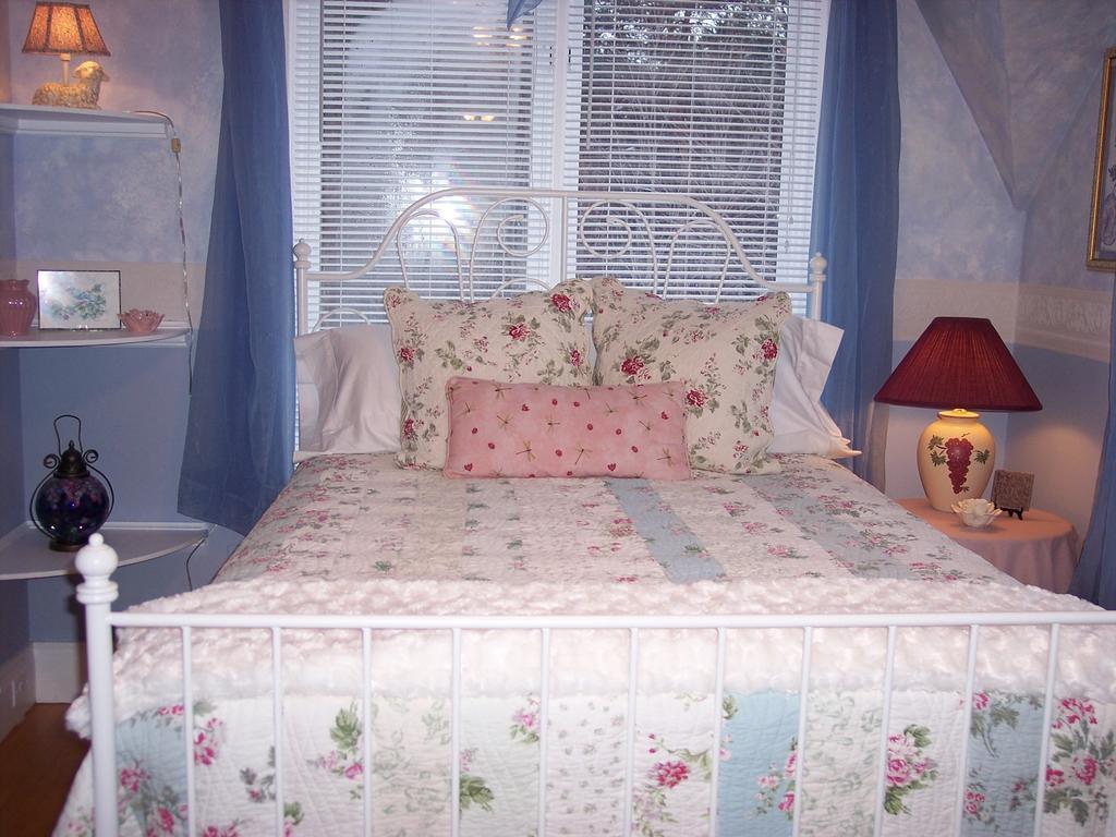 The Maples Bed And Breafast Hotel Angus Стая снимка